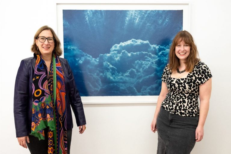 Porträt_Kathrin Edwards und Julia Ritterskamp_in blue memories and a light sky_2025_J Ritterskamp_Düsseldorf_003