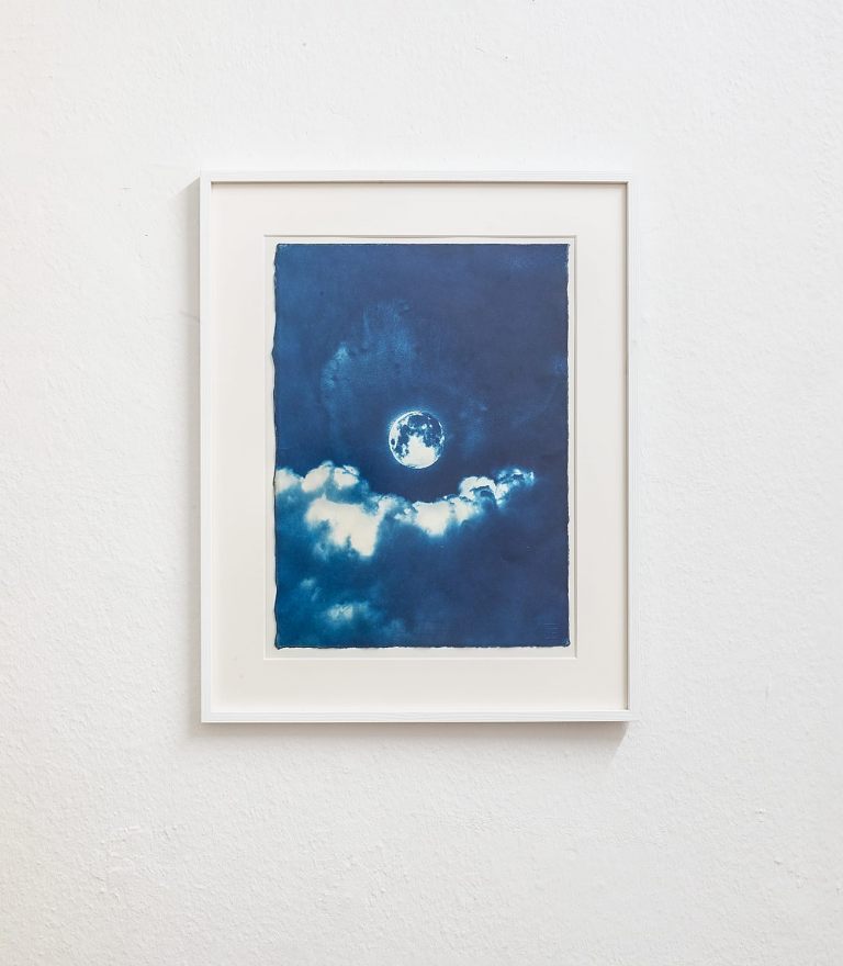 Kathrin Edwards_blue memories and a light sky_JRitterskamp_2025_Düsseldorf_099_usm